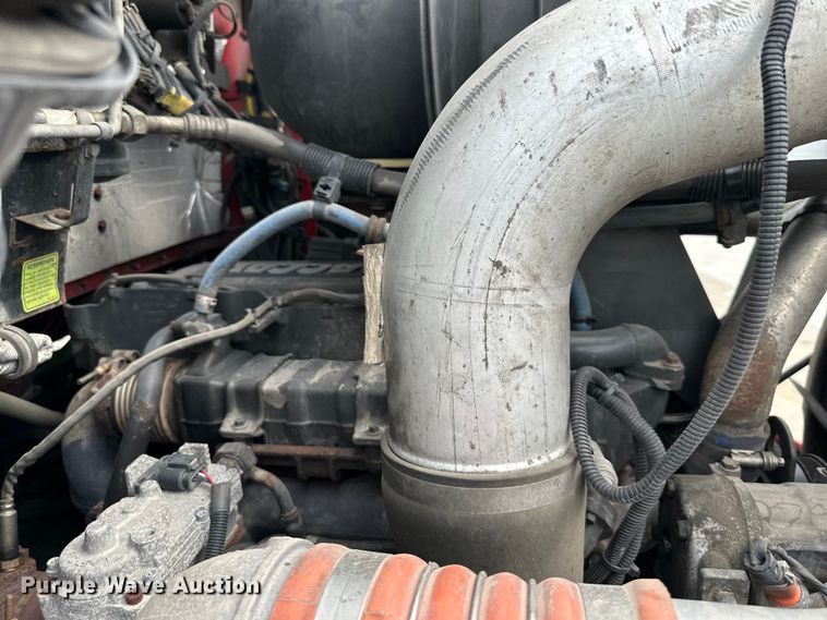 image for item EJ6988 2016 Kenworth  T400 semi truck