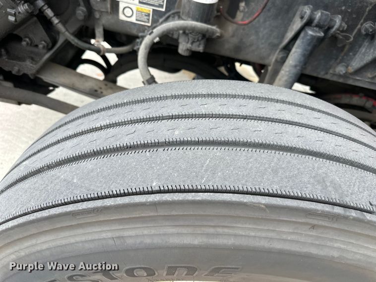 image for item EJ6988 2016 Kenworth  T400 semi truck