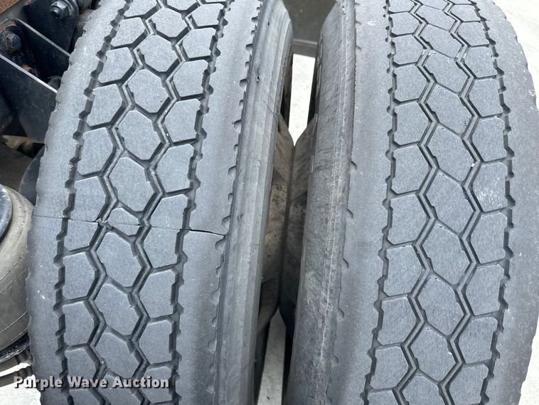 image for item EJ6988 2016 Kenworth  T400 semi truck