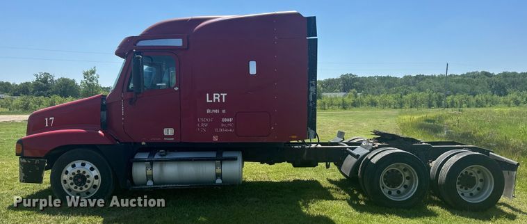 image for item EK1407 2001 Freightliner  CST120 semi truck