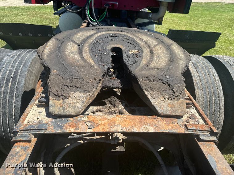 image for item EK1407 2001 Freightliner  CST120 semi truck