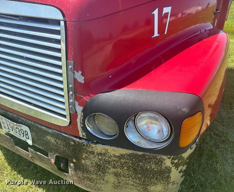 image for item EK1407 2001 Freightliner  CST120 semi truck