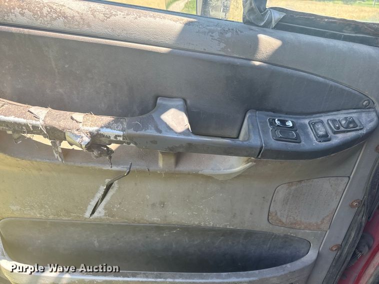 image for item EK1407 2001 Freightliner  CST120 semi truck