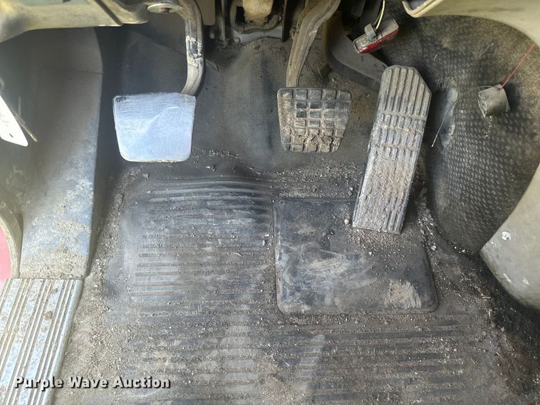 image for item EK1407 2001 Freightliner  CST120 semi truck