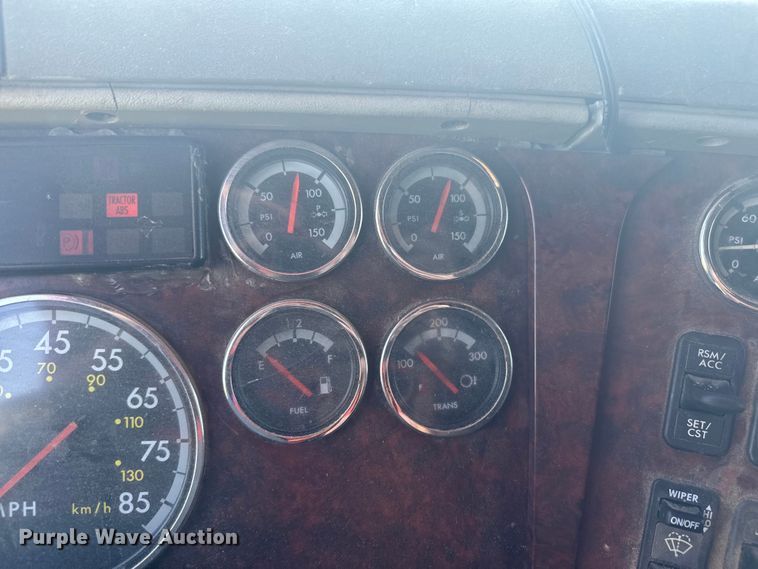 image for item EK1407 2001 Freightliner  CST120 semi truck