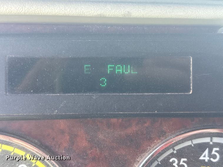 image for item EK1407 2001 Freightliner  CST120 semi truck