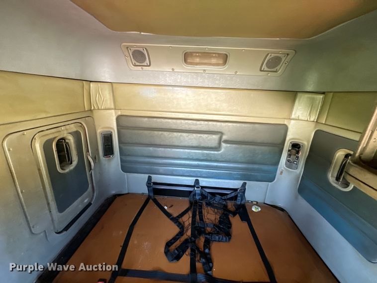 image for item EK1407 2001 Freightliner  CST120 semi truck