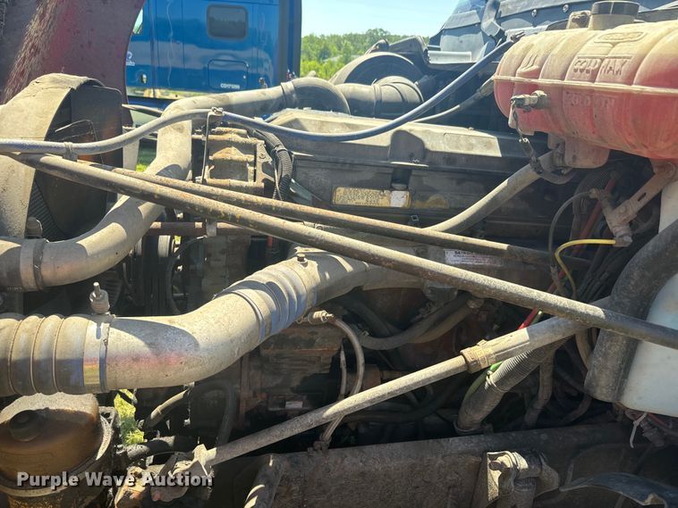 image for item EK1407 2001 Freightliner  CST120 semi truck