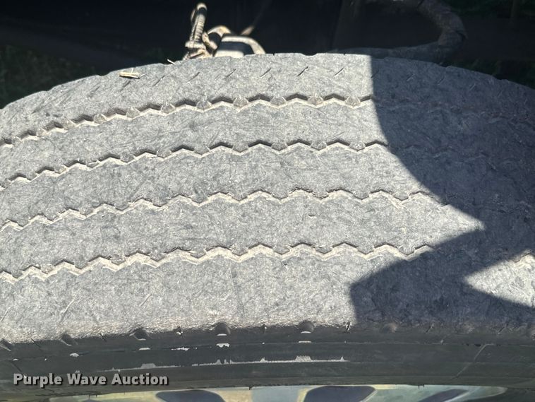 image for item EK1407 2001 Freightliner  CST120 semi truck