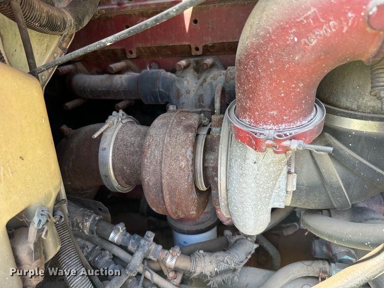 image for item EK1408 2003 International  9200i semi truck