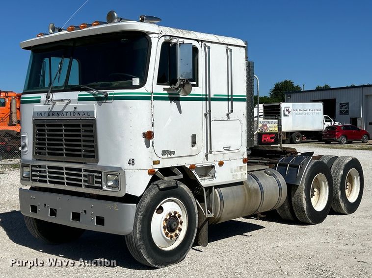 image for item EK4774 1982 International  CO-9670 semi truck
