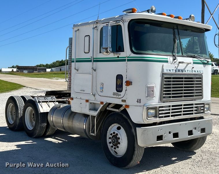 image for item EK4774 1982 International  CO-9670 semi truck