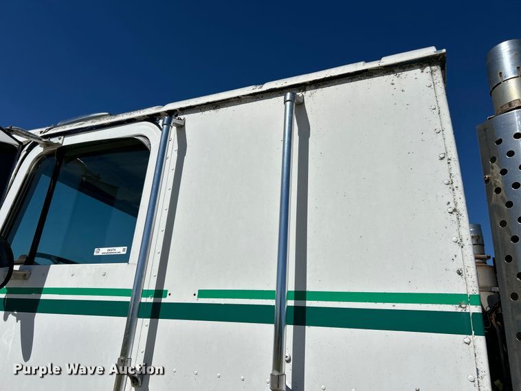 image for item EK4774 1982 International  CO-9670 semi truck