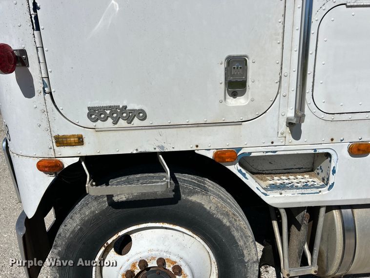 image for item EK4774 1982 International  CO-9670 semi truck