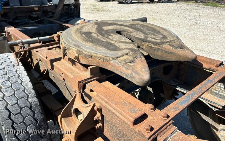 image for item EK4774 1982 International  CO-9670 semi truck