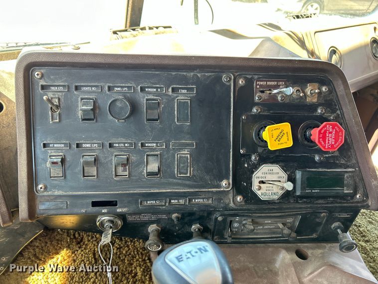 image for item EK4774 1982 International  CO-9670 semi truck