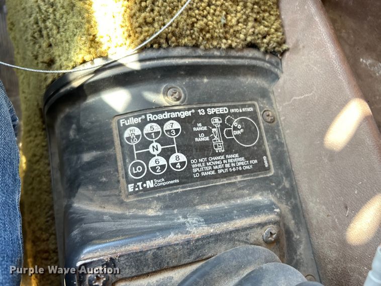 image for item EK4774 1982 International  CO-9670 semi truck