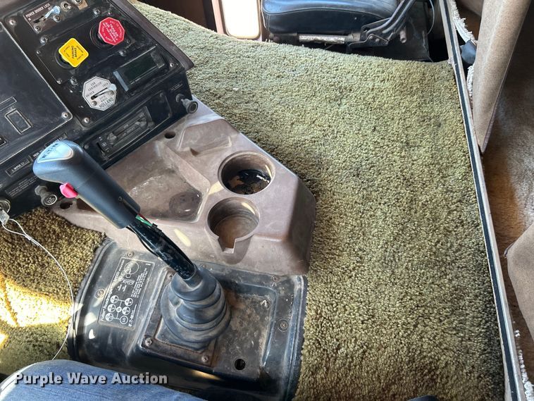 image for item EK4774 1982 International  CO-9670 semi truck