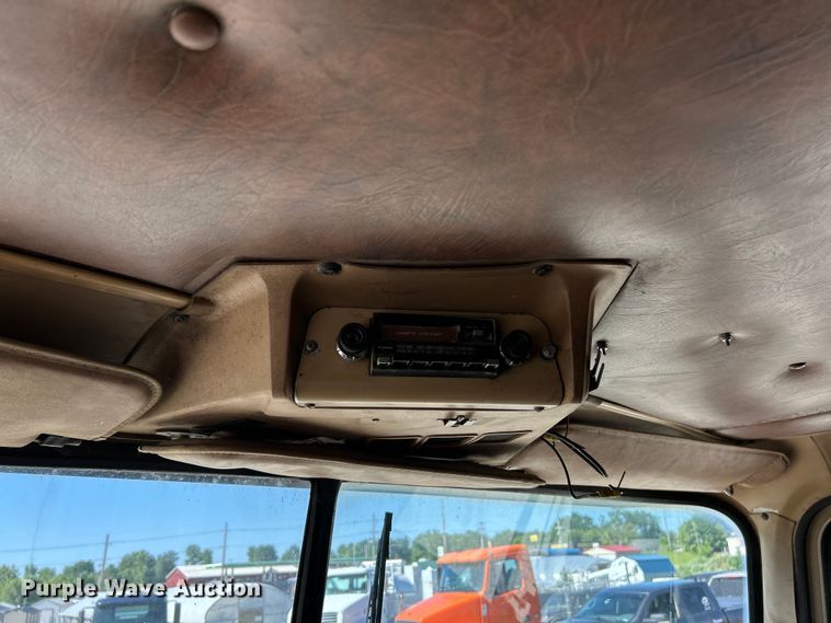 image for item EK4774 1982 International  CO-9670 semi truck