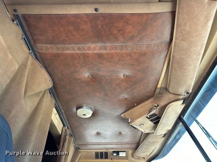 image for item EK4774 1982 International  CO-9670 semi truck