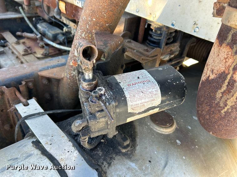 image for item EK4774 1982 International  CO-9670 semi truck