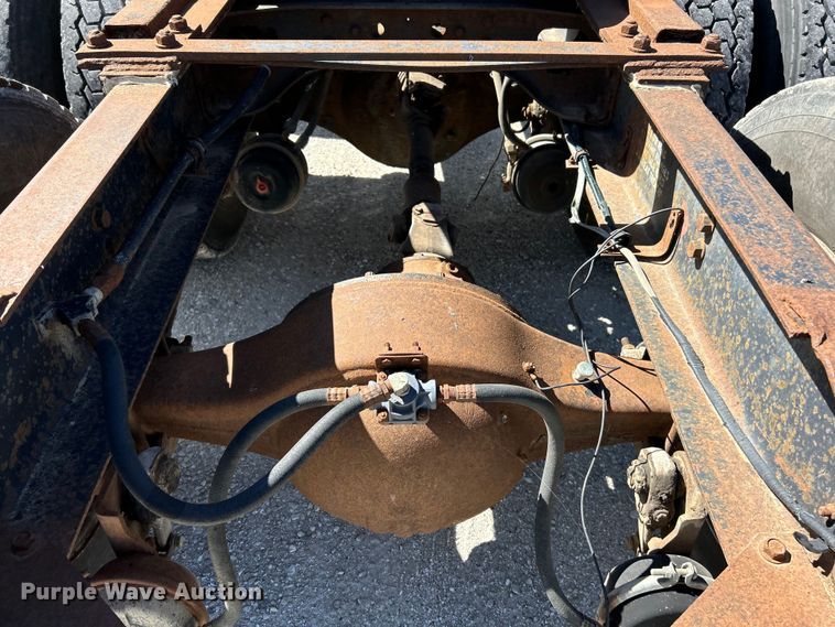 image for item EK4774 1982 International  CO-9670 semi truck