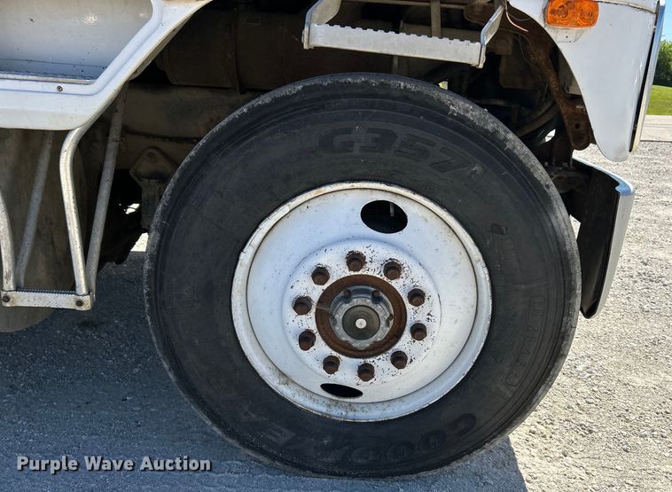 image for item EK4774 1982 International  CO-9670 semi truck