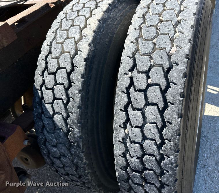 image for item EK4774 1982 International  CO-9670 semi truck