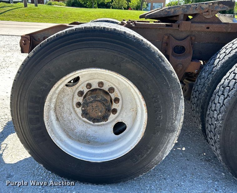 image for item EK4774 1982 International  CO-9670 semi truck