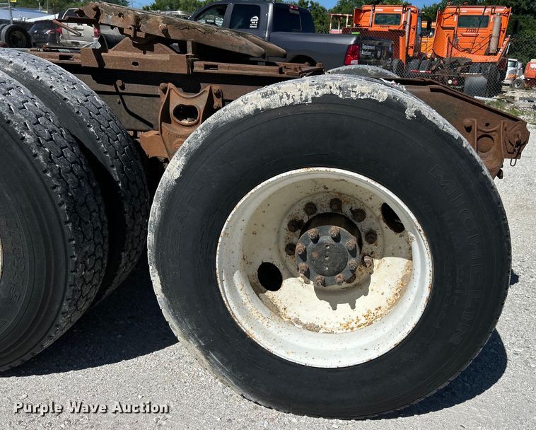 image for item EK4774 1982 International  CO-9670 semi truck