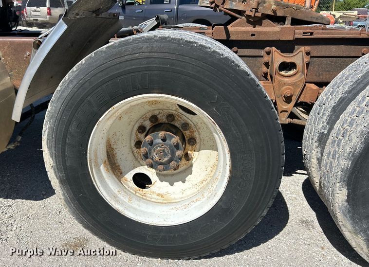 image for item EK4774 1982 International  CO-9670 semi truck