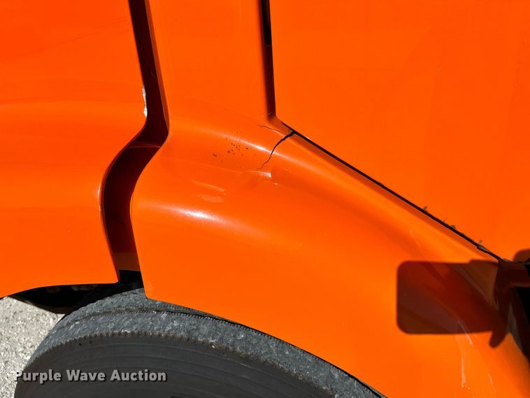 image for item EK4775 2009 Volvo VNM semi truck