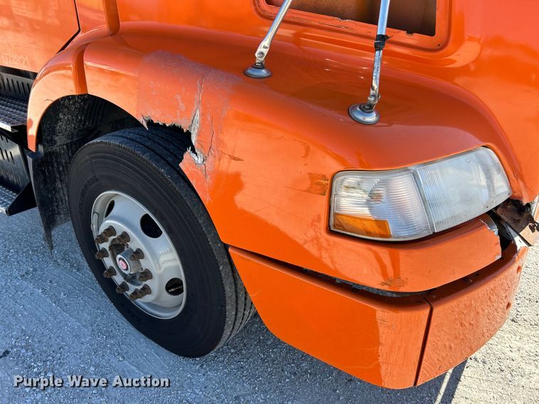 image for item EK4775 2009 Volvo VNM semi truck