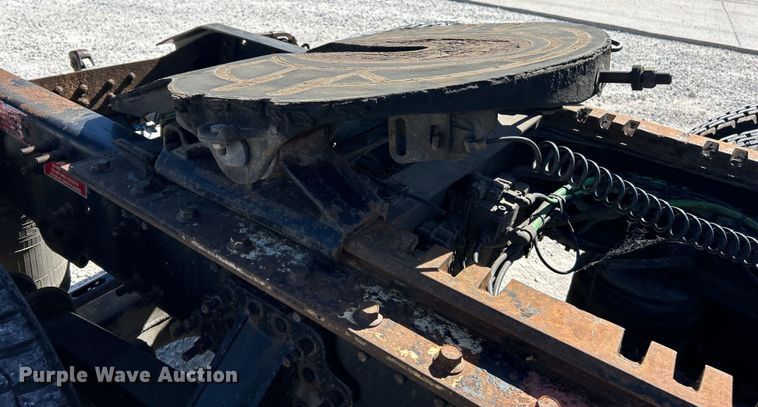 image for item EK4775 2009 Volvo VNM semi truck