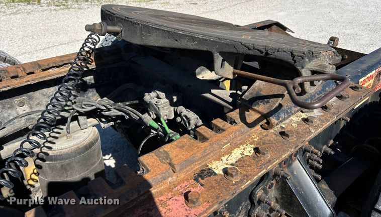 image for item EK4775 2009 Volvo VNM semi truck