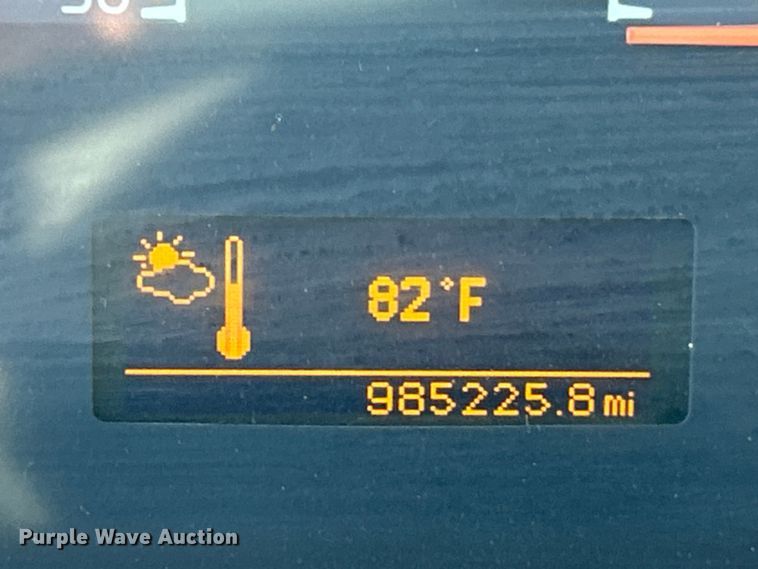 image for item EK4775 2009 Volvo VNM semi truck