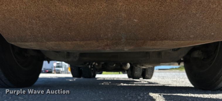 image for item EK4775 2009 Volvo VNM semi truck