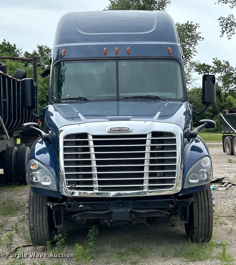 image for item EK4845 2015 Freightliner  Cascadia Evolution semi truck