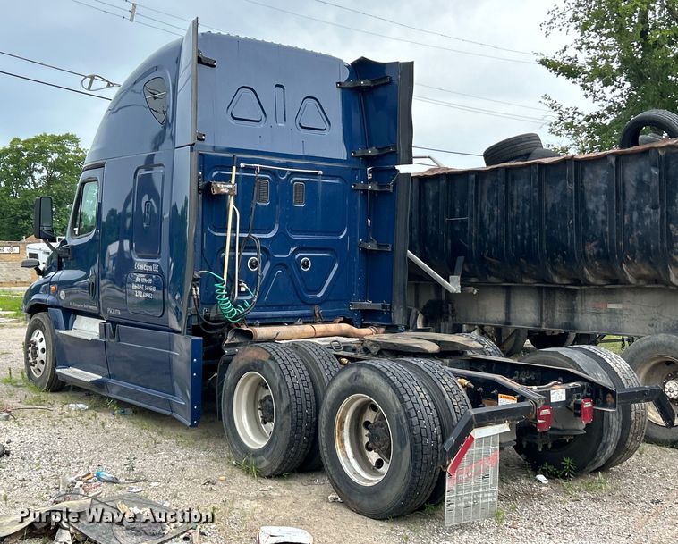 image for item EK4845 2015 Freightliner  Cascadia Evolution semi truck