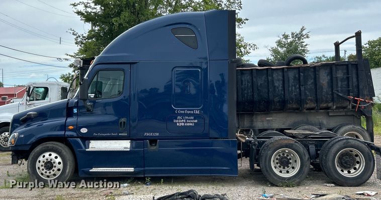 image for item EK4845 2015 Freightliner  Cascadia Evolution semi truck