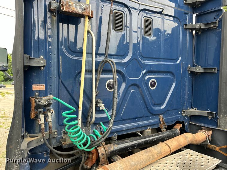 image for item EK4845 2015 Freightliner  Cascadia Evolution semi truck