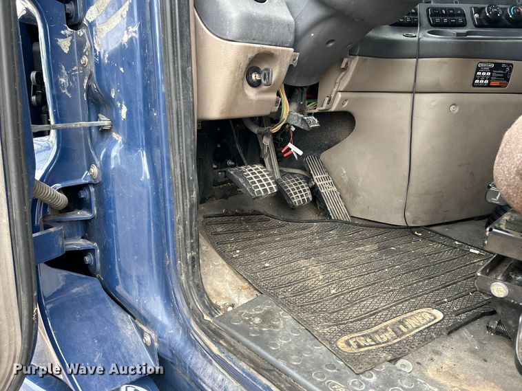 image for item EK4845 2015 Freightliner  Cascadia Evolution semi truck