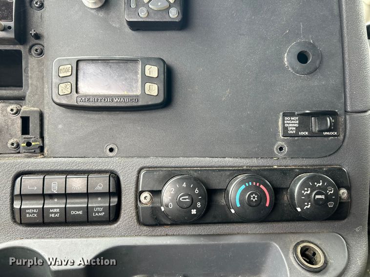 image for item EK4845 2015 Freightliner  Cascadia Evolution semi truck