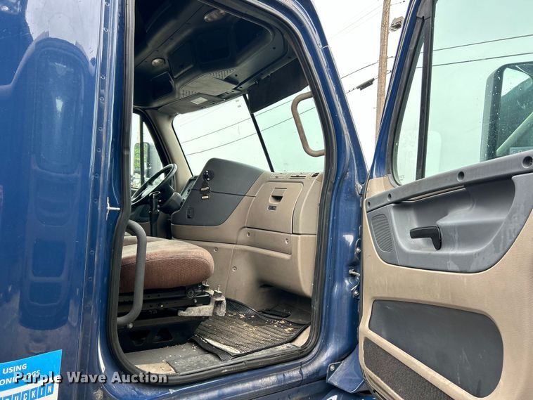 image for item EK4845 2015 Freightliner  Cascadia Evolution semi truck