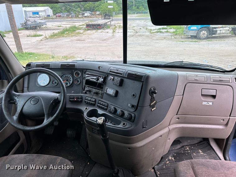 image for item EK4845 2015 Freightliner  Cascadia Evolution semi truck