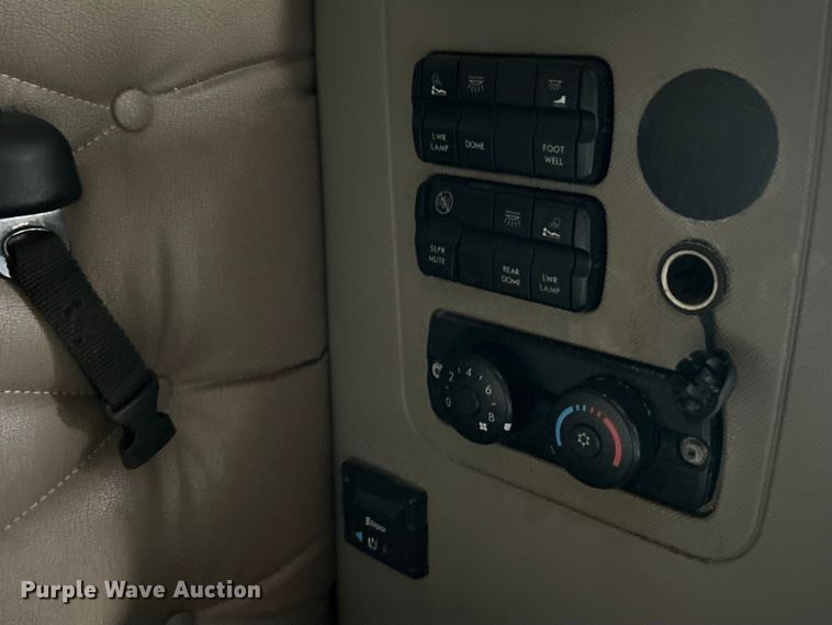 image for item EK4845 2015 Freightliner  Cascadia Evolution semi truck