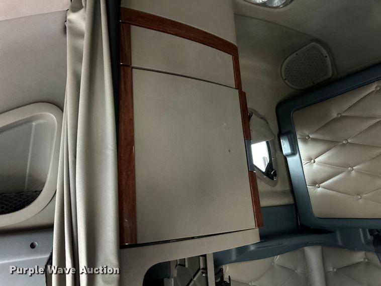 image for item EK4845 2015 Freightliner  Cascadia Evolution semi truck