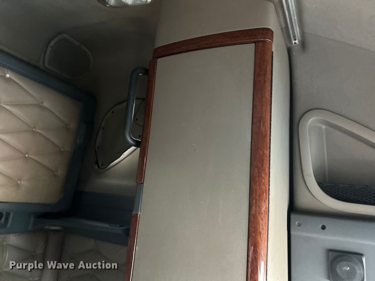 image for item EK4845 2015 Freightliner  Cascadia Evolution semi truck