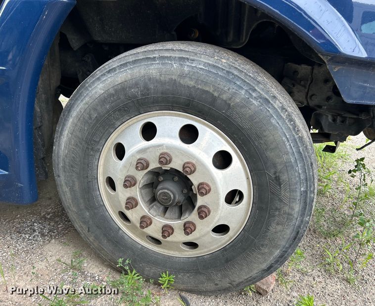 image for item EK4845 2015 Freightliner  Cascadia Evolution semi truck