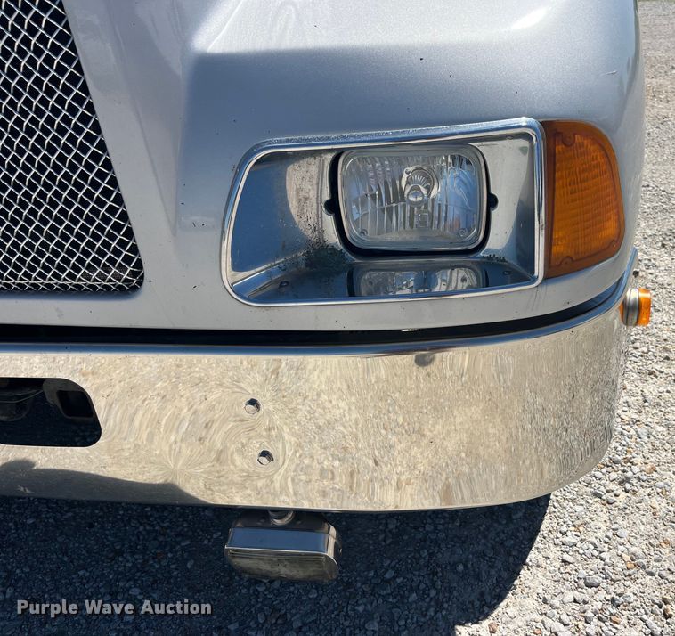 image for item EK8639 2008 Kenworth T300 semi truck